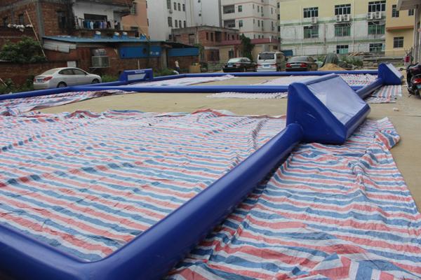 泡球のためのカスタマイズされた 24m x 18m の膨脹可能なフットボール競技場/サッカー競技場