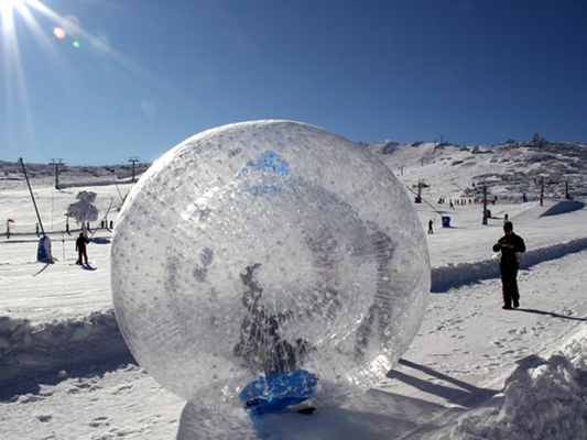 中国 雪/巨大で膨脹可能な Zorbing 水球のための ゾーブ の透明で膨脹可能な球 サプライヤー