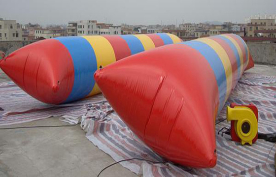 中国 興味深く大きい爆発のプールのおもちゃ EN14960 の膨脹可能な水塊のジャンプ サプライヤー