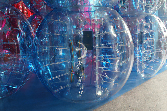 中国 人間の泡球のサッカーは防水膨脹可能な泡フットボールをからかいます サプライヤー