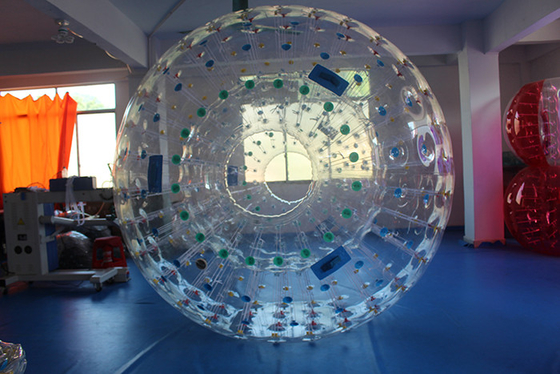 中国 透明で青いハンドル ポリ塩化ビニール膨脹可能な ゾーブ の球、3m x 2m Dia の巨大なハムスターの球 サプライヤー
