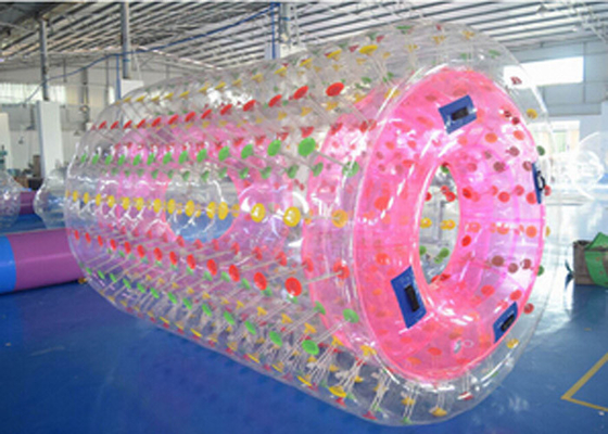 中国 ピンクの膨脹可能な水ローラー 2.4m*2.2m*1.6m の湖のための膨脹可能な水おもちゃ サプライヤー